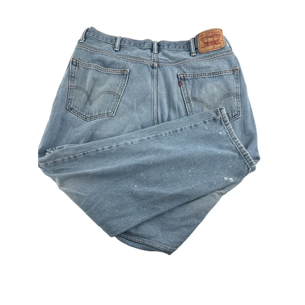 Levi's 550 Relaxed Fit Men's Jeans size 40x30 Vintage Tapered Leg‎ Distressed